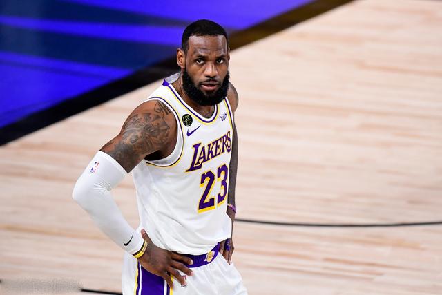 巴黎、巴萨双喜临门，阿森纳小胜那不勒斯，欧冠积分榜新鲜出炉！